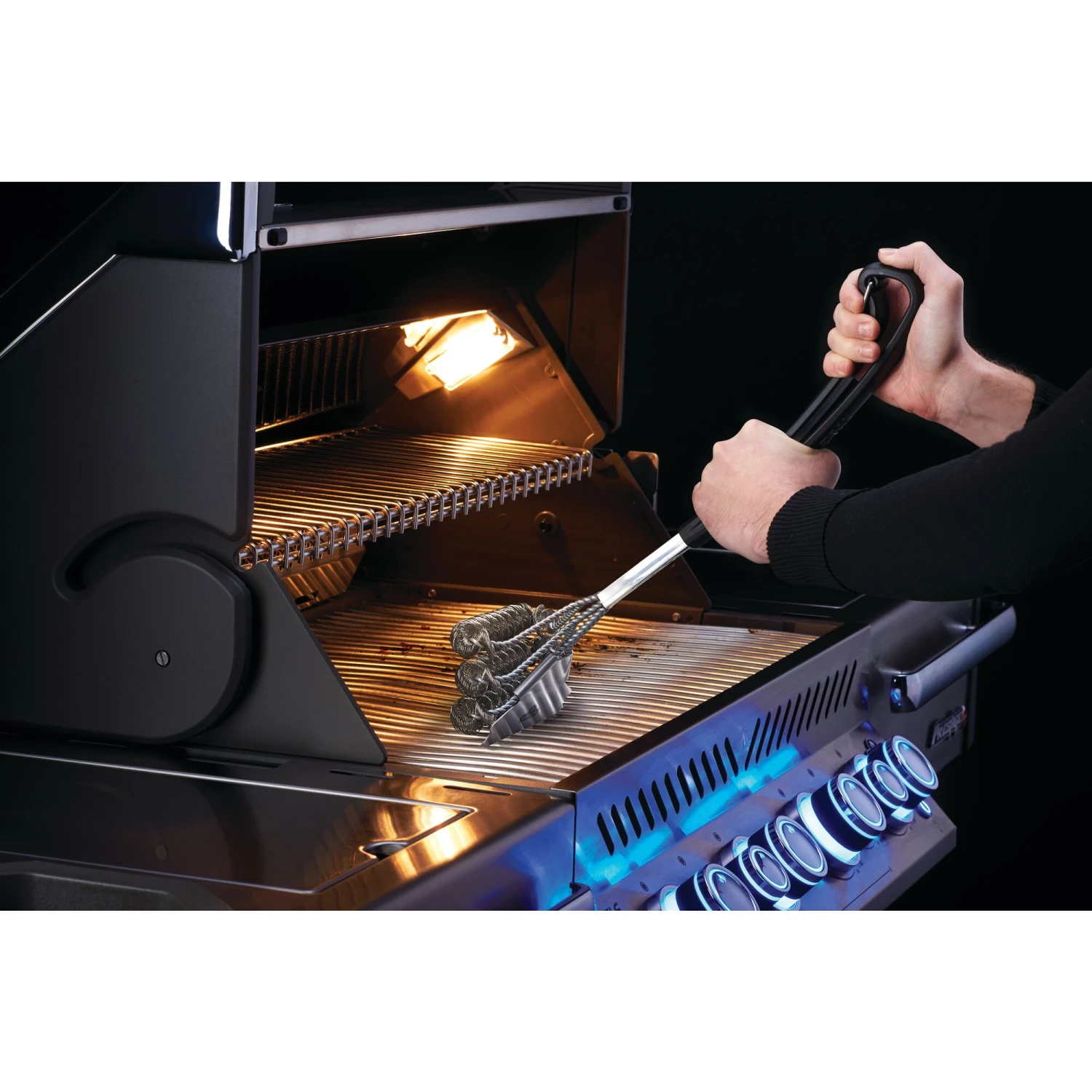 Napoleon Bristle-Free Triple-Row Grill Brush With Rolled Stainless Steel 2 Napoleon Bristle-Free Triple-Row Grill Brush With Rolled Stainless Steel - Image 2