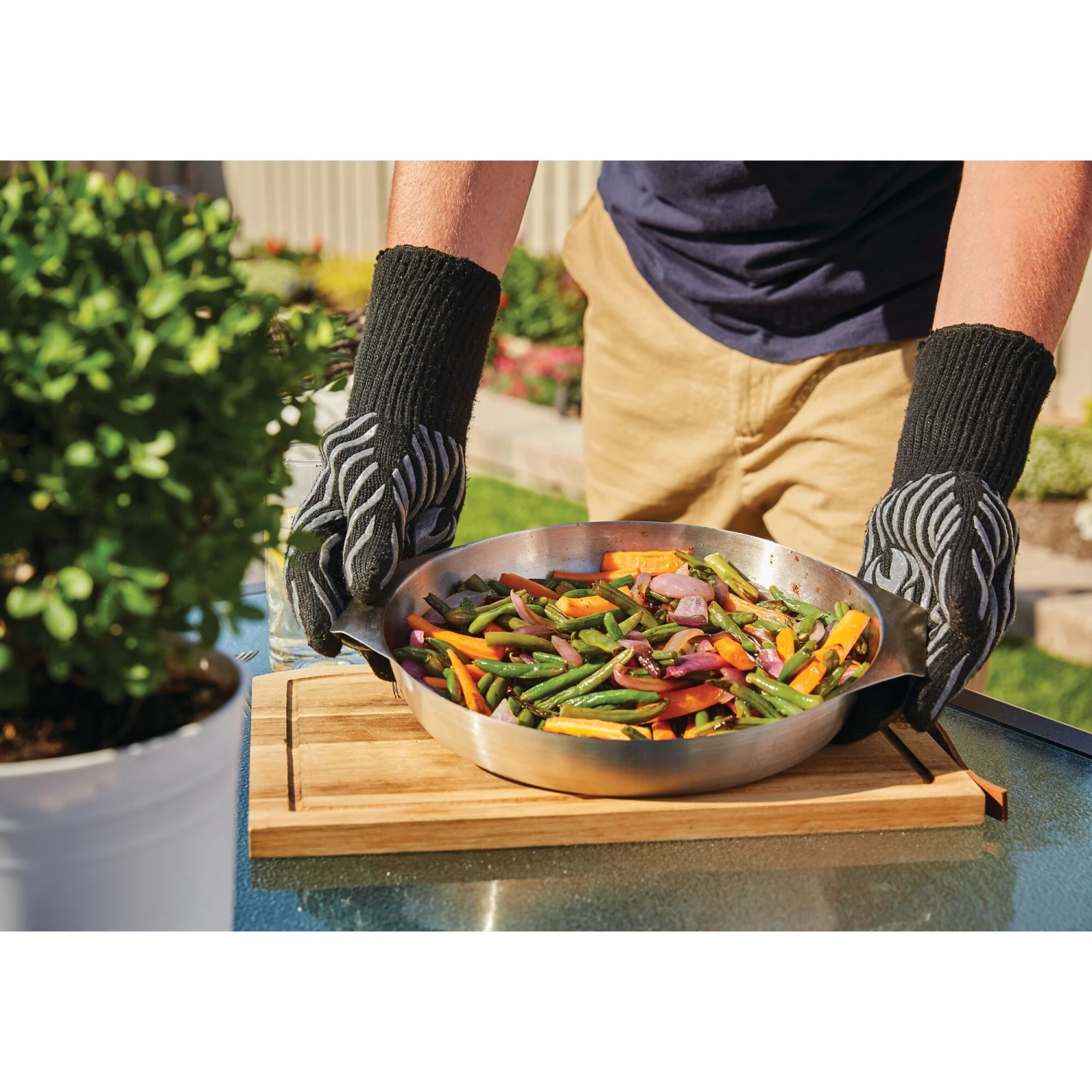 Napoleon Heat Resistant BBQ Glove 2 Napoleon Heat Resistant BBQ Glove - Image 2