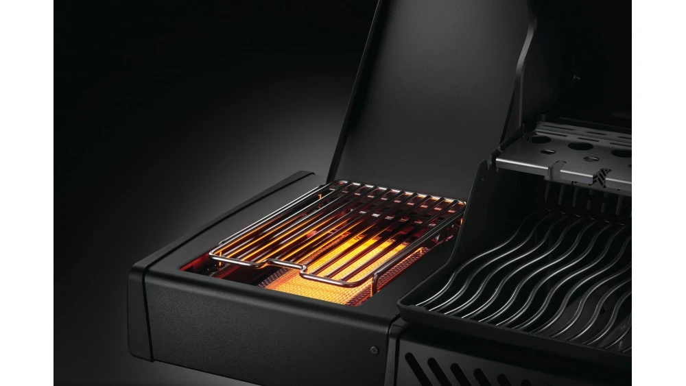 Napoleon Rogue Phantom RSE425RSIBPMK-1 Gas BBQ - Free Cover & Accessories 5 Napoleon Rogue Phantom RSE425RSIBPMK-1 Gas BBQ - Free Cover & Accessories - Image 5